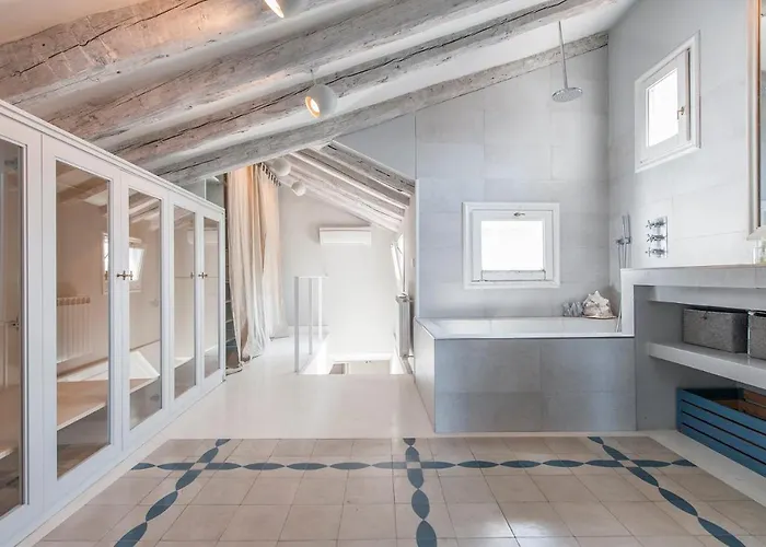 BNBHolder Refined Duplex MALASAÑA