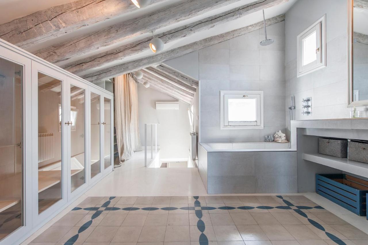 Bnbholder Refined Duplex Malasaña *